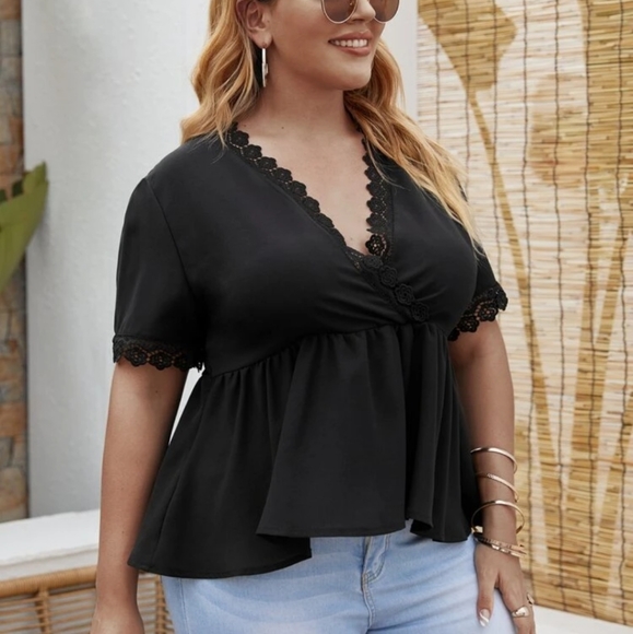 ⚡2/$20⚡1XL Plus Lace Panel Solid Peplum Blouse - SHEIN - Picture 5 of 6